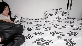 Amateur Couple Enjoys A Steamy Rimjob Session