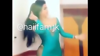 יופי טרנסג'נדר ערבי מציגה מופע סולו חושני של היפה