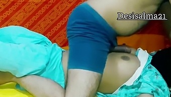 זוג הודי מבוגר נהנה מזיון קשוח ב-Hd