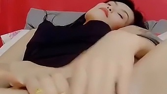 Cô Gái Thái Lan Mời Bạn Đụ Cô Ấy Miễn Là Bạn Muốn