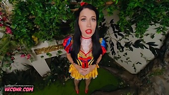 Trải Nghiệm Vẻ Đẹp Tuyệt Vời Của Alex Coal Trong Bộ Phim Sex Vr Snow White Này