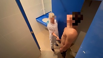 תפסתי מנקה כושר מתחיל להתחיל והיא נתנה לי בלואי לסיים עם הזרע