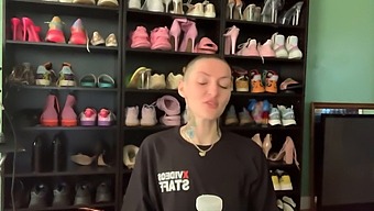 Amateur Girl Ruby Rose Twerks In The Shower